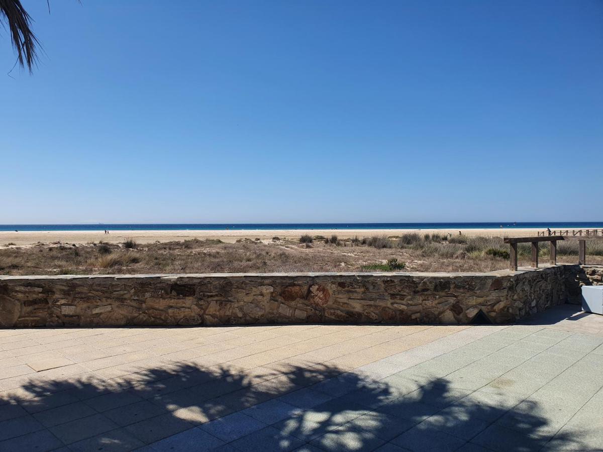 La Tortuga I, encantador apartamento con garaje en primera línea de playa Tarifa Exterior foto